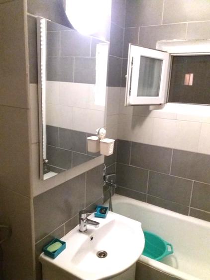 Garsonieră decomandată în Sud