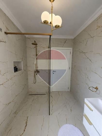 Casă individuală cu 3 camere cu Teren 355 Mp în Central