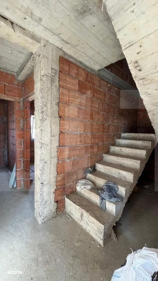 Casă cu 4 camere cu Teren 270 Mp în Urseni