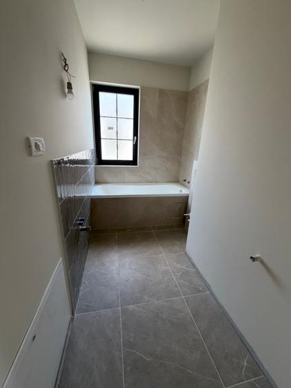 Duplex cu 5 camere cu Teren 300 Mp în Dumbrăvița