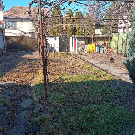 Casă cu 2 camere în Central