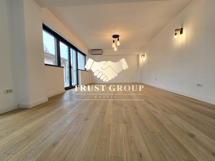 Apartament cu 3 camere decomandat în Polonă
