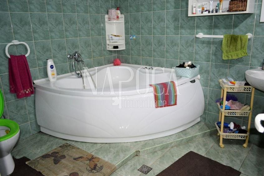 Casă individuală cu 11 camere cu Canalizare în Grigorescu