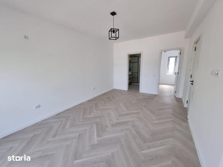 Casă cu 4 camere cu Teren 400 Mp în Domnești