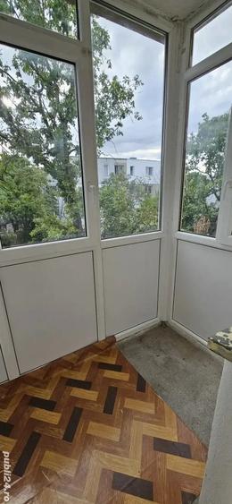 Apartament cu 3 camere semidecomandat în Vest
