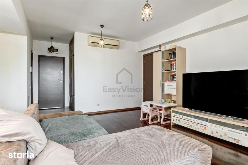 Apartament cu 3 camere semidecomandat în Gara de Nord