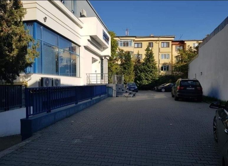 Spațiu comercial, de 750 mp, în Ultracentral