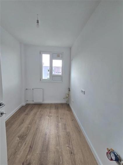 Apartament cu 2 camere semidecomandat în Baba Novac