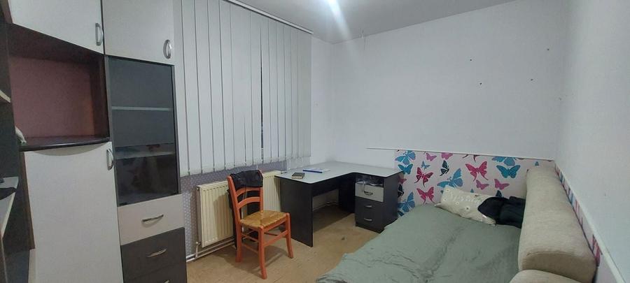 Apartament cu 3 camere decomandat în Dâmbu Pietros