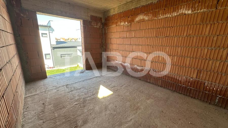 Duplex cu 4 camere cu Canalizare în Șelimbăr