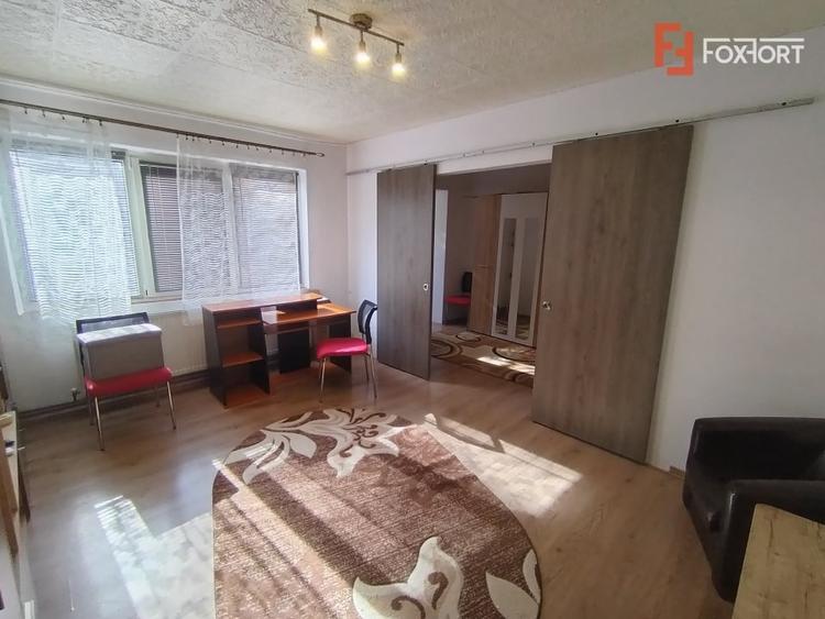 Apartament cu 2 camere semidecomandat, mobilat în P-ța Doina