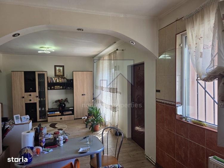 Casă cu 2 camere în Central