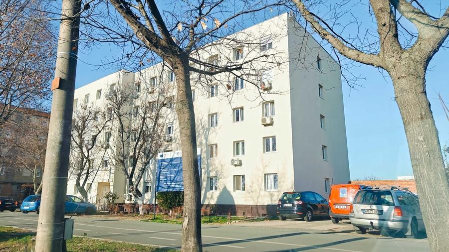 Garsonieră decomandată în UTA