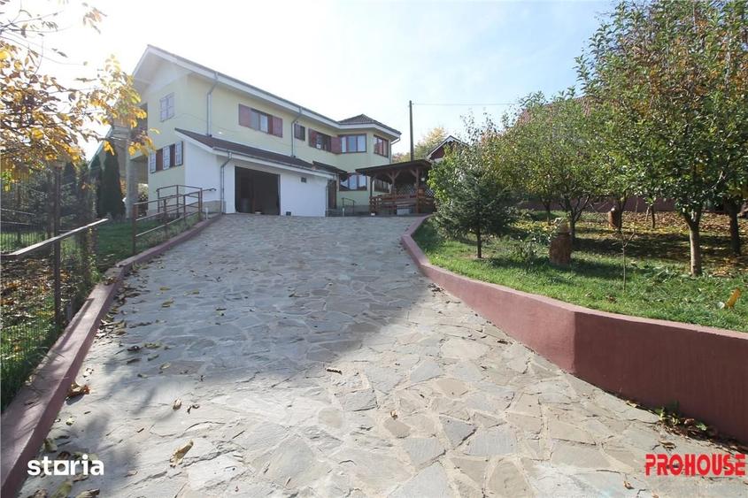 Casă cu 6 camere cu Teren 1100 Mp în Măgura