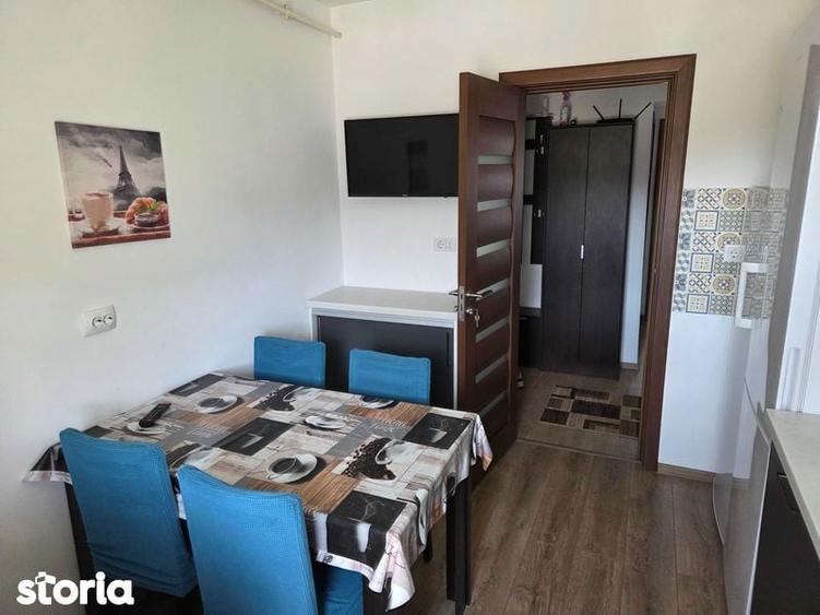 Apartament cu 4 camere decomandat în Orașul de Jos