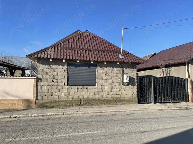 Casă cu 4 camere cu Teren 648 Mp în Central