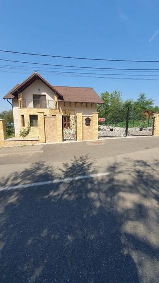 Casă cu 4 camere în Exterior Vest