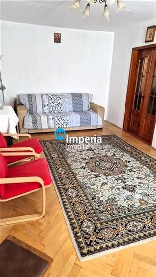 Apartament cu 3 camere decomandat, mobilat în Zimbru