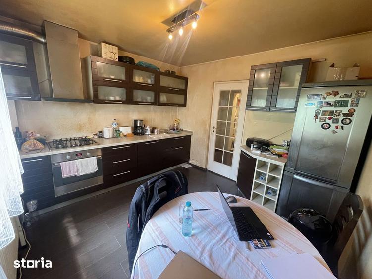 Apartament cu 3 camere decomandat, mobilat în 13 Septembrie