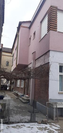 Casă cu 6 camere cu Teren 800 Mp în Rădăuți