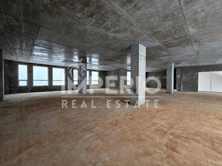 Spațiu comercial, de 1,400 mp, în Central