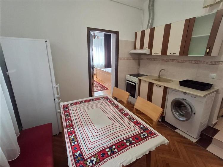 Garsonieră decomandată în Piața Cluj