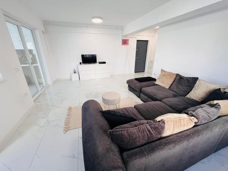 Apartament cu 2 camere semidecomandat, mobilat în Cârcea