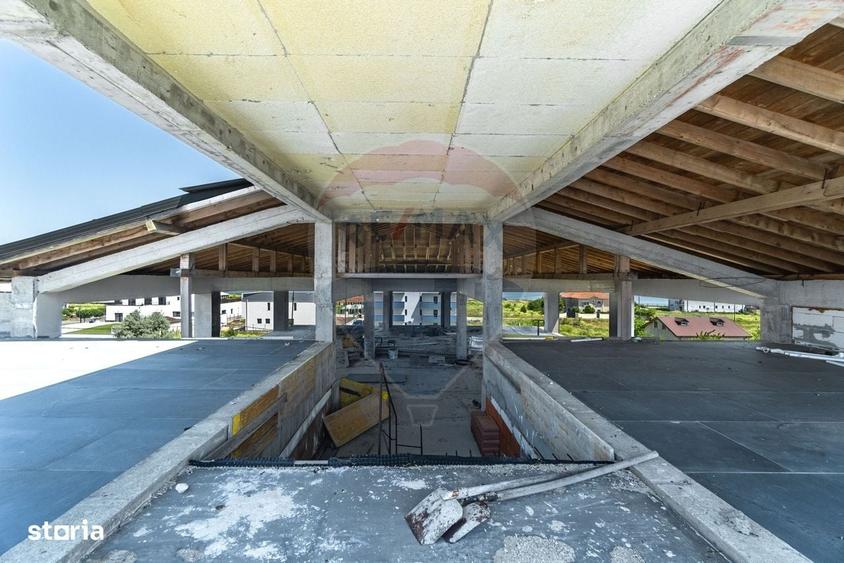 Spațiu comercial, de 1,340 mp, în Central