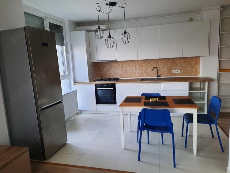 Apartament cu 3 camere semidecomandat în Tipografilor