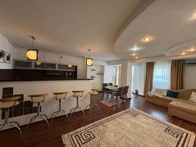 Apartament cu 3 camere decomandat, mobilat în Faleza Nord — fotografia 2