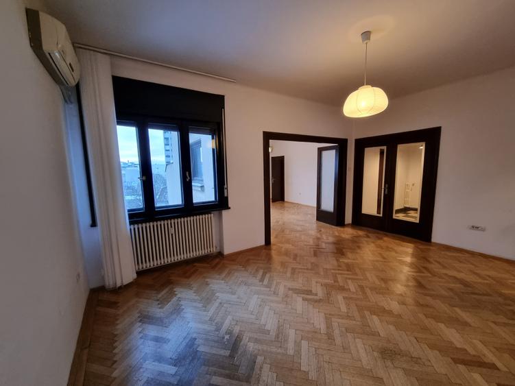 Birou, de 111 mp, în Romană