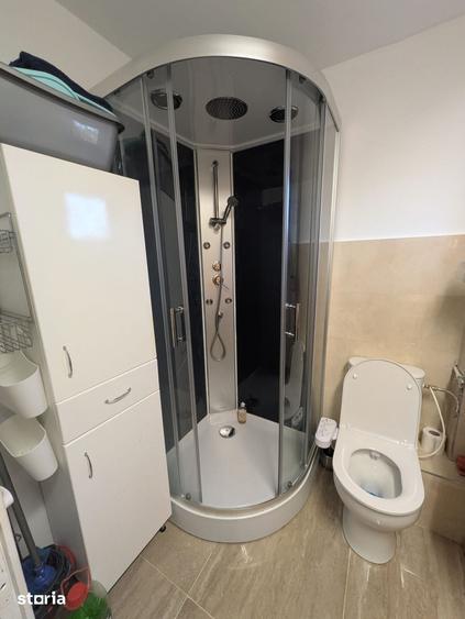 Casă cu 4 camere cu Teren 1750 Mp în Central