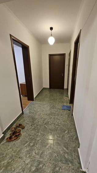 Apartament cu 2 camere decomandat în Drumul Taberei
