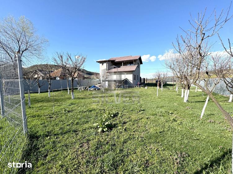 Casă cu 4 camere cu Teren 1000 Mp în Sânpaul