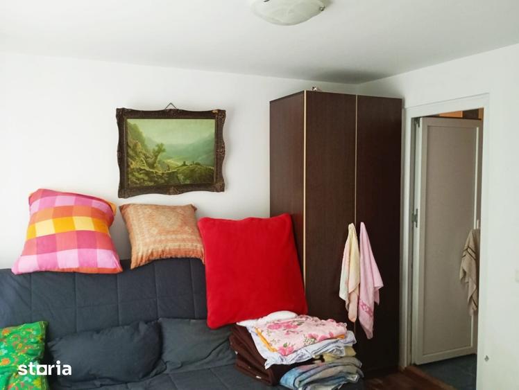 Casă cu 3 camere cu Teren 3000 Mp în Central