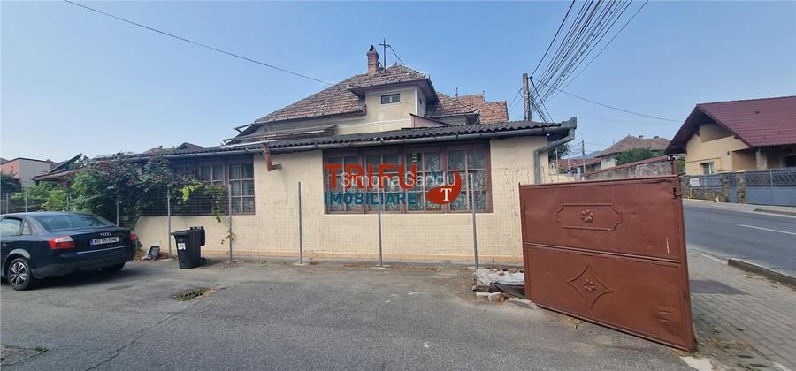 Casa 4 camere de vanzare zona Centru