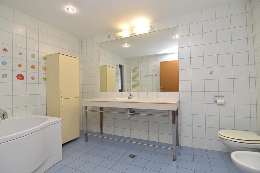 Apartament cu 5 camere decomandat, mobilat în Dorobanți