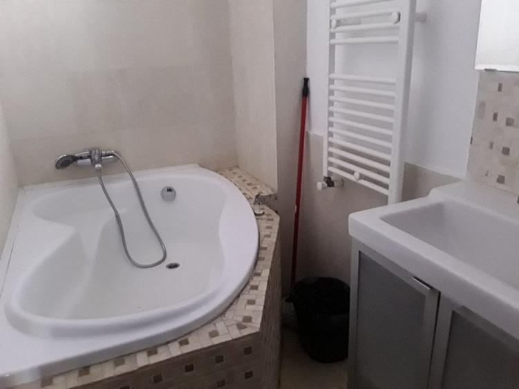 Apartament cu 2 camere semidecomandat, mobilat în Nerva Traian