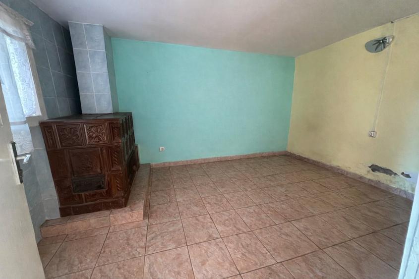 Casă individuală cu 1 camere cu Teren 700 Mp în Tamași