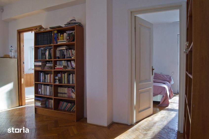 Casă cu 8 camere cu Teren 2651 Mp în Gruiu