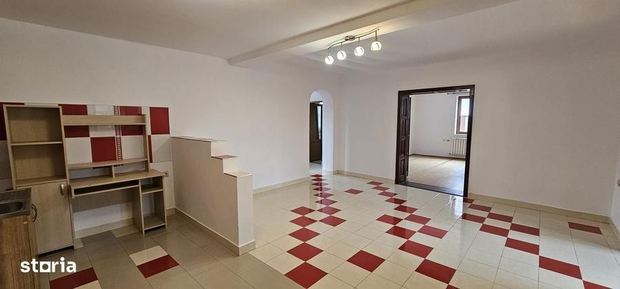 Casă cu 4 camere decomandat cu Teren 502 Mp în Șelimbăr