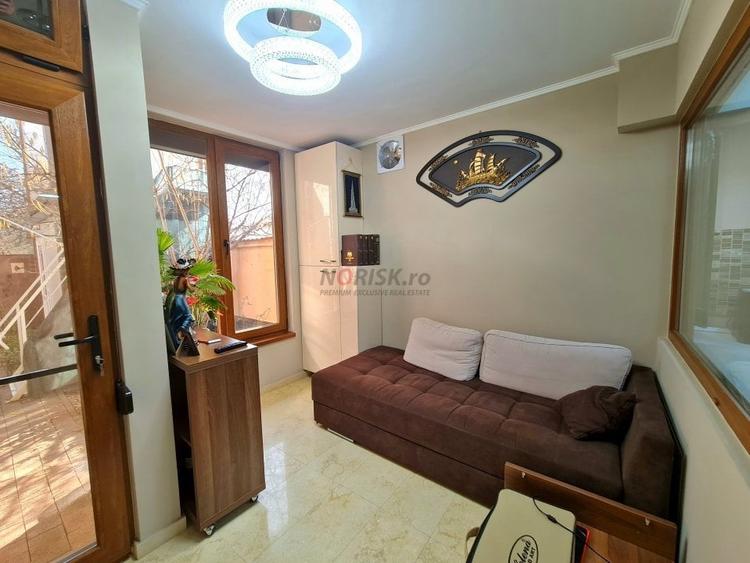 Casă individuală cu 6 camere cu Piscina în Domnești