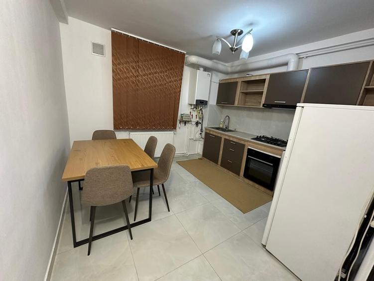 Apartament cu 3 camere semidecomandat în Năvodari Tabără