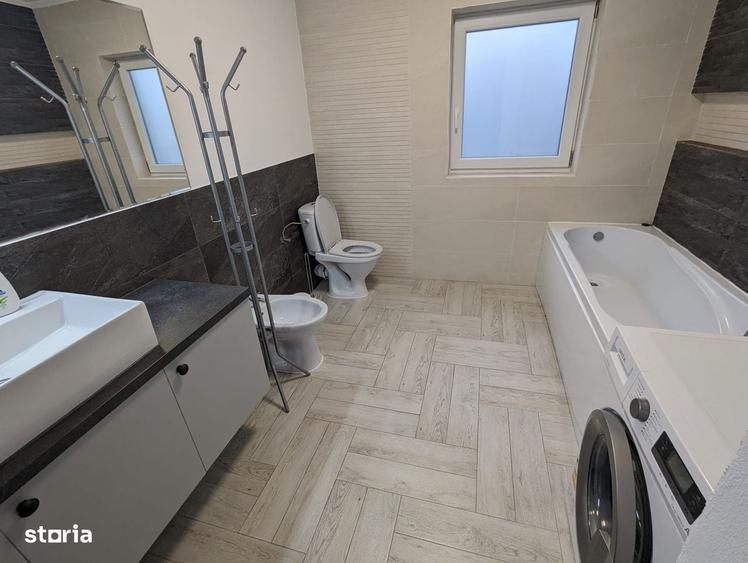 Casă cu 4 camere cu Teren 300 Mp în Central