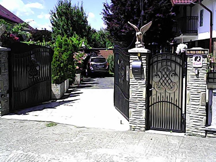 Casă cu 4 camere în Central