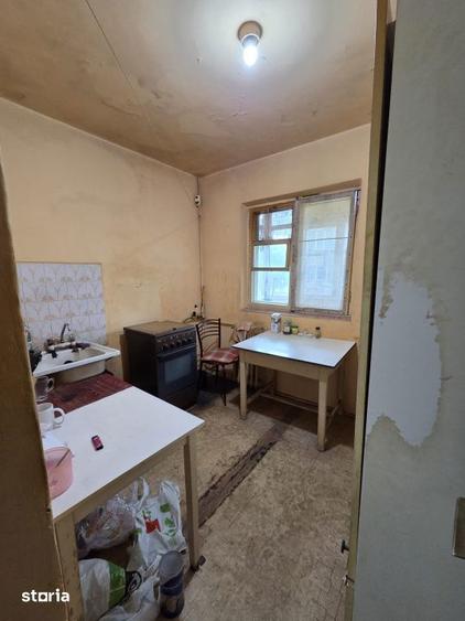 Apartament cu 3 camere decomandat în Rahova