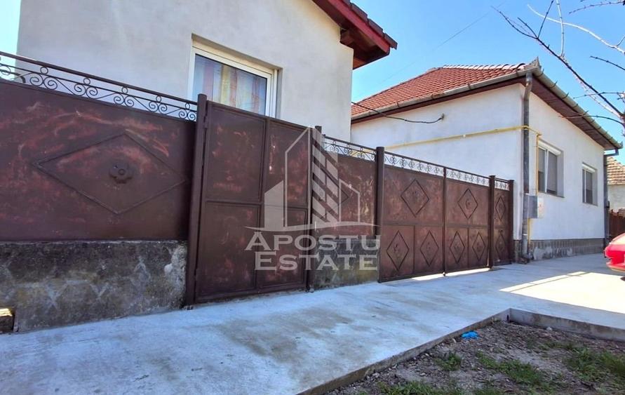 Casă individuală cu 5 camere cu Canalizare în Sud