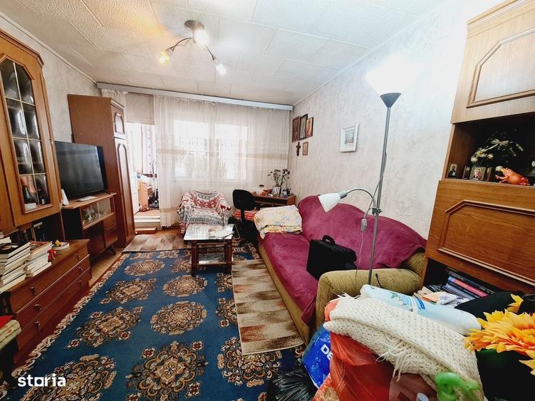 Apartament cu 2 camere decomandat în Podu Roș