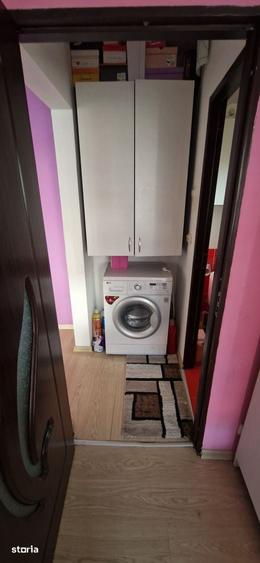 Apartament cu 3 camere în Craiovița Nouă