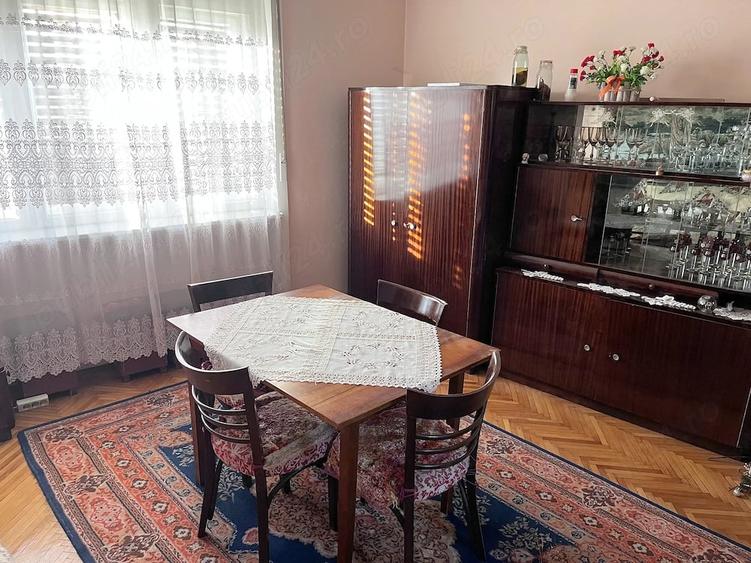 Casă cu Teren 1379 Mp în Central